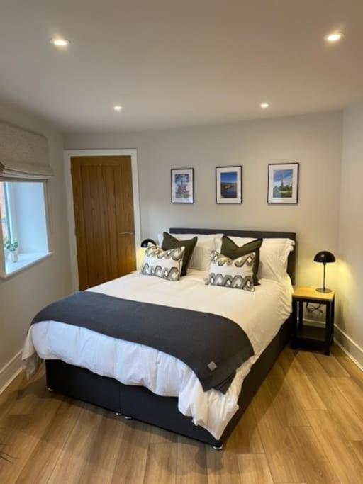 New Modern Studio Apartment Near To City Centre Salisbury Eksteriør bilde