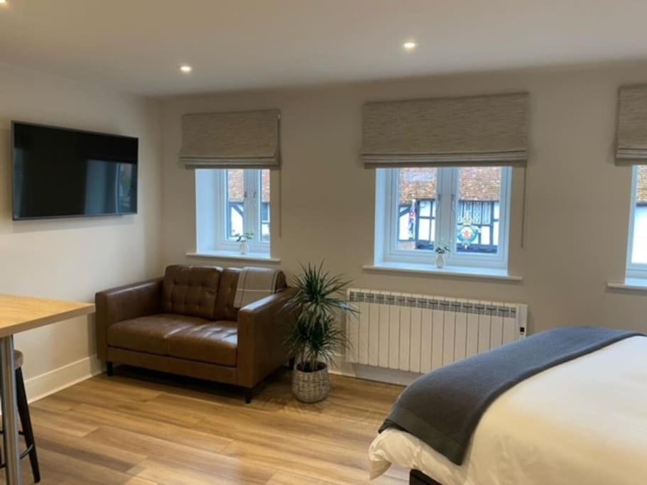 New Modern Studio Apartment Near To City Centre Salisbury Eksteriør bilde